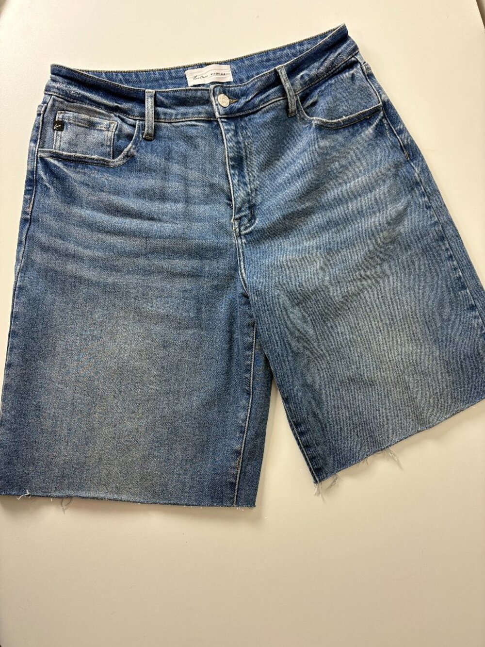 KanCan Essentials cut-off Denim Shorts womens sz 11, 10 in. inseam